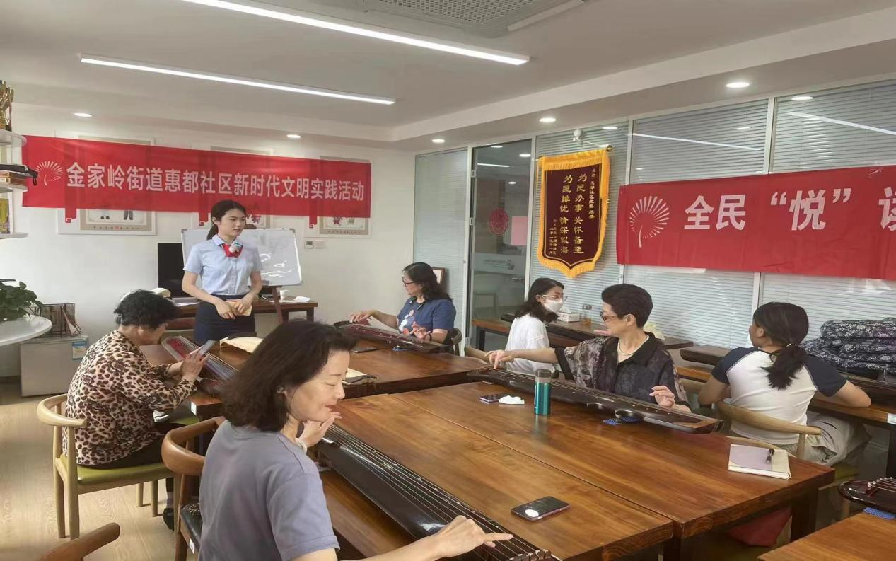 金融助力,守护夕阳美 --浦发银行青岛分行组织开展中老年客群防诈骗宣传活动