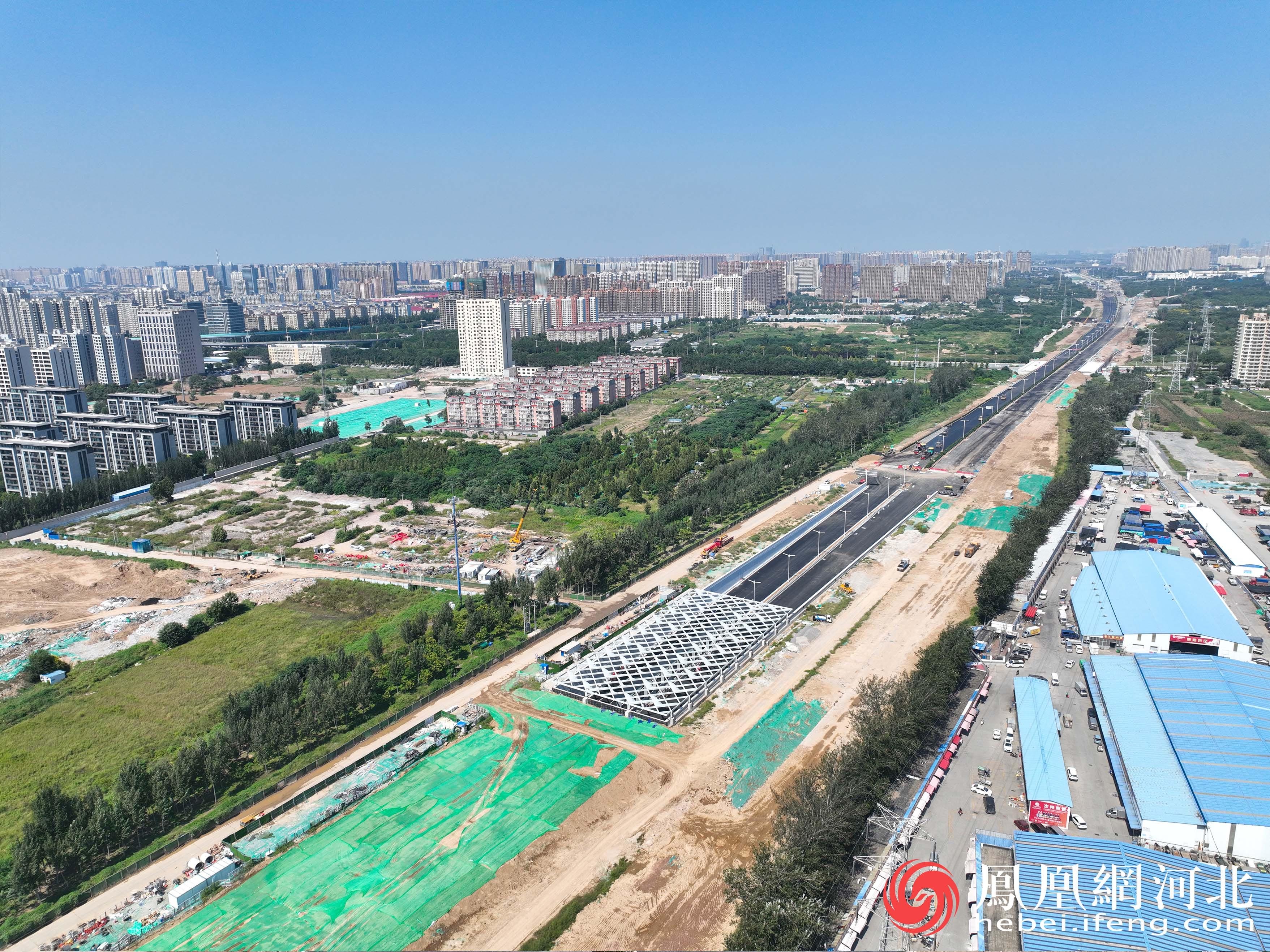 复兴大街学苑路隧道。