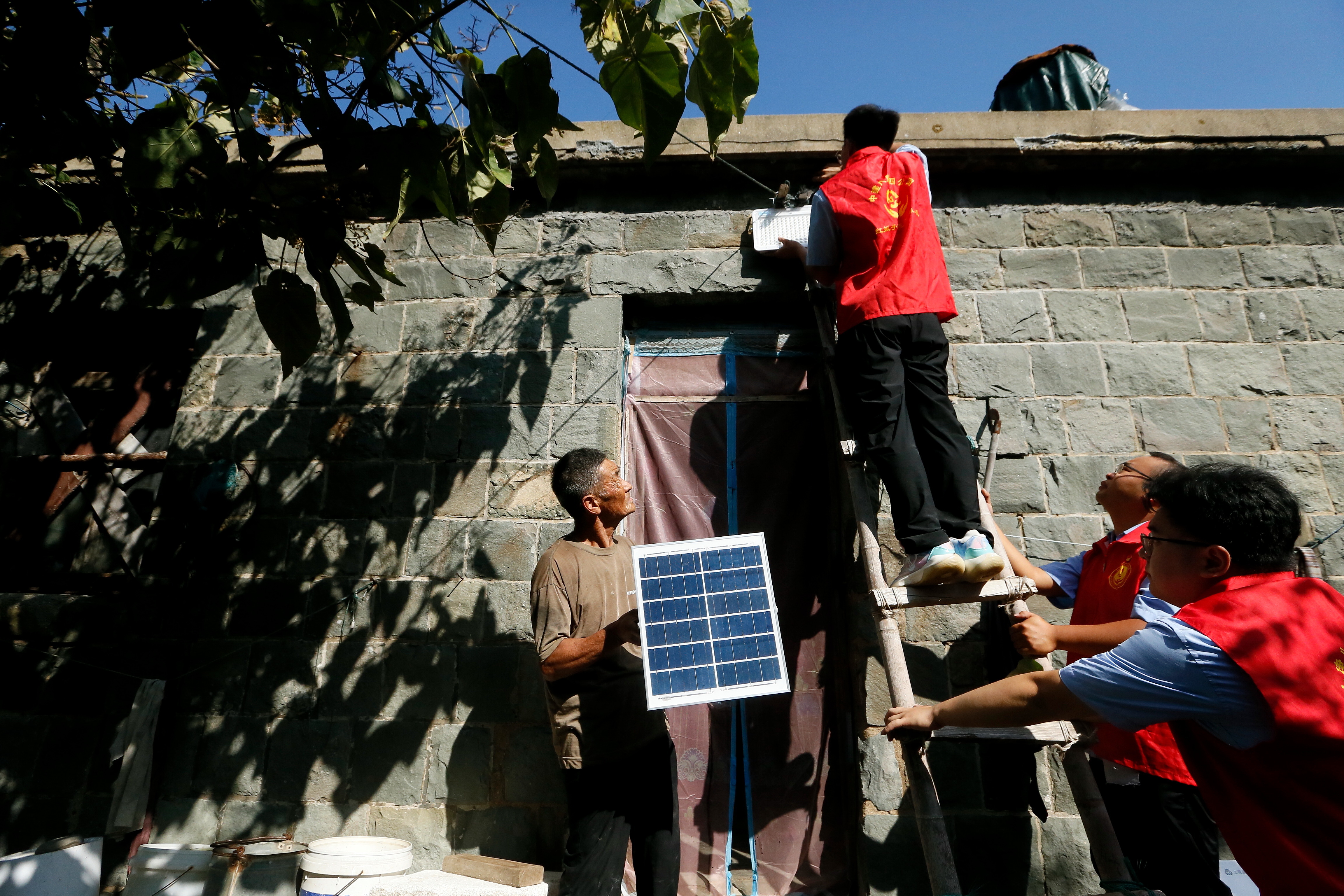 青岛即墨老人王加辉：守岛五十年 奉献一生情