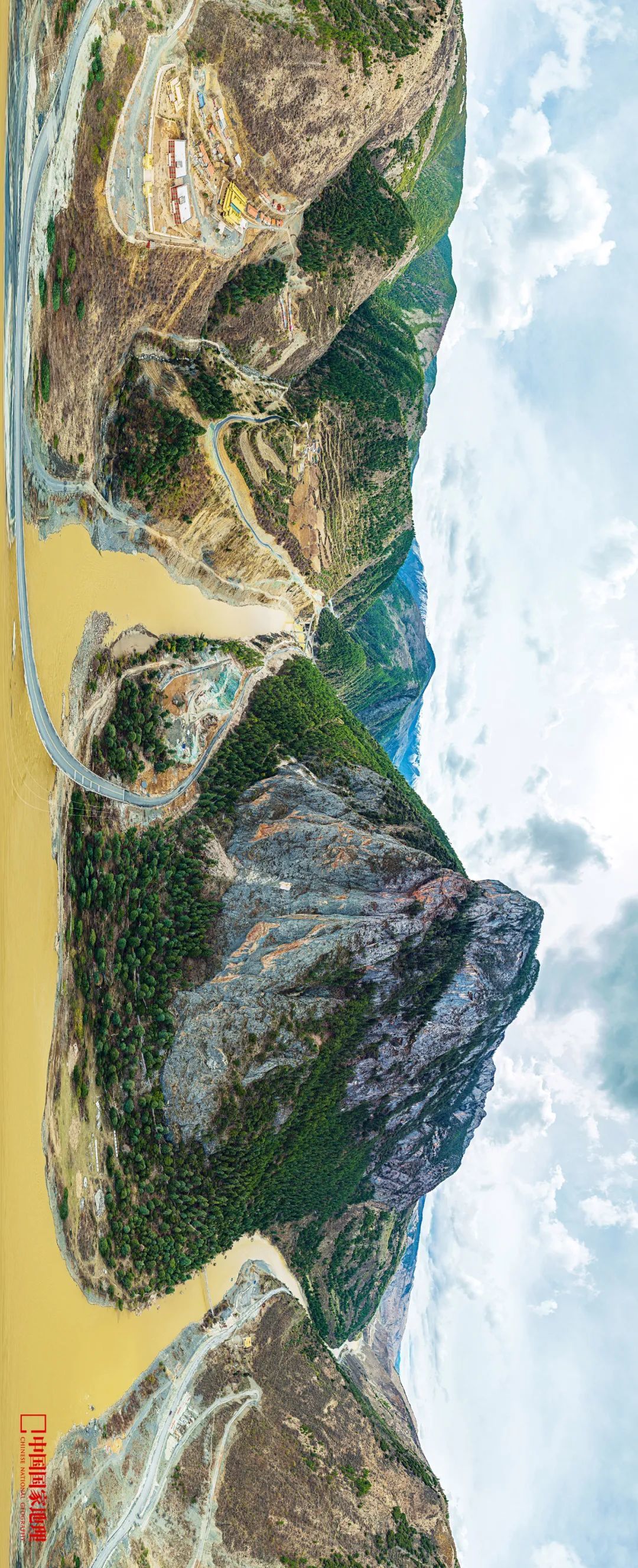 道孚县的鲜水河和扎噶大神山