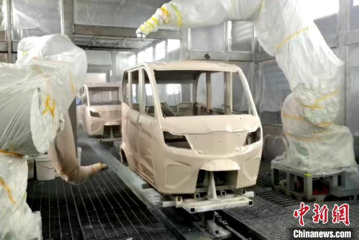 智能喷涂生产线。江苏宗申供图