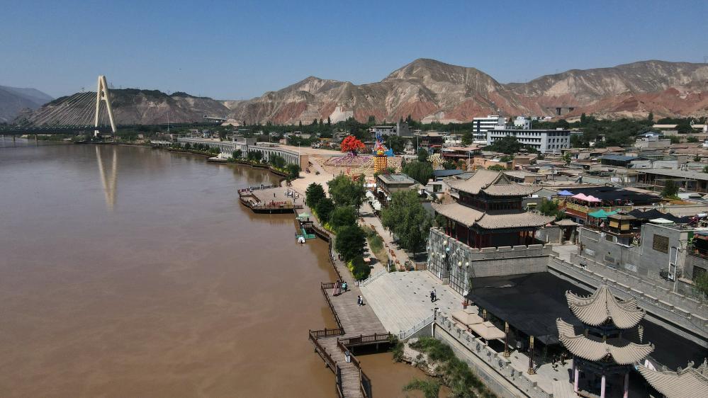 这是位于甘肃省兰州市西固区黄河北岸的河口古镇　新华社记者　陈斌　摄