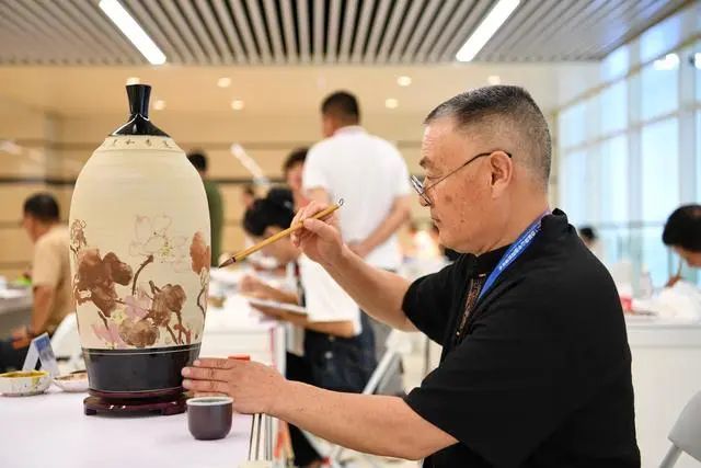 第二十四届唐山中国陶瓷博览会开幕