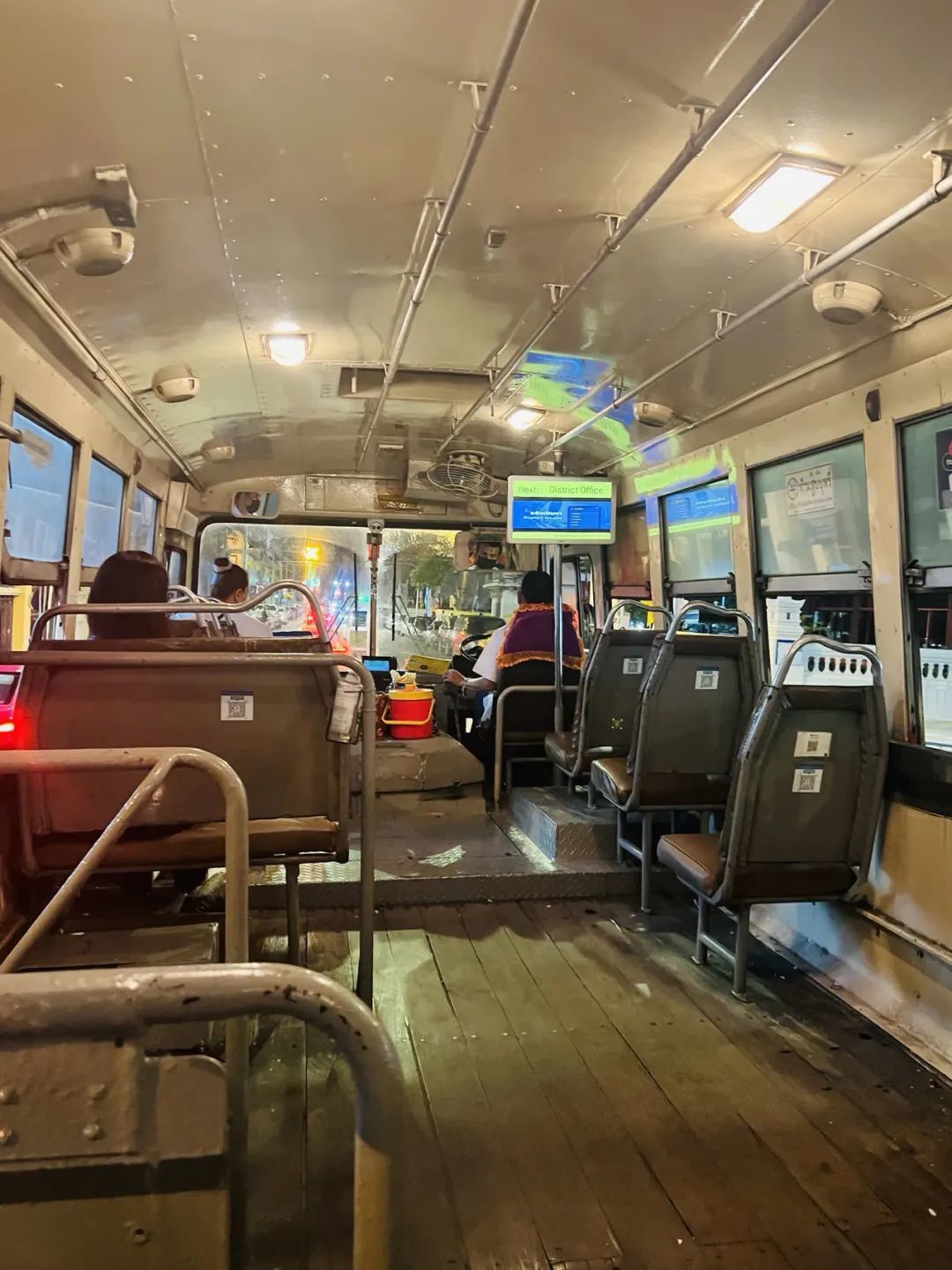 △曼谷老旧的公交车