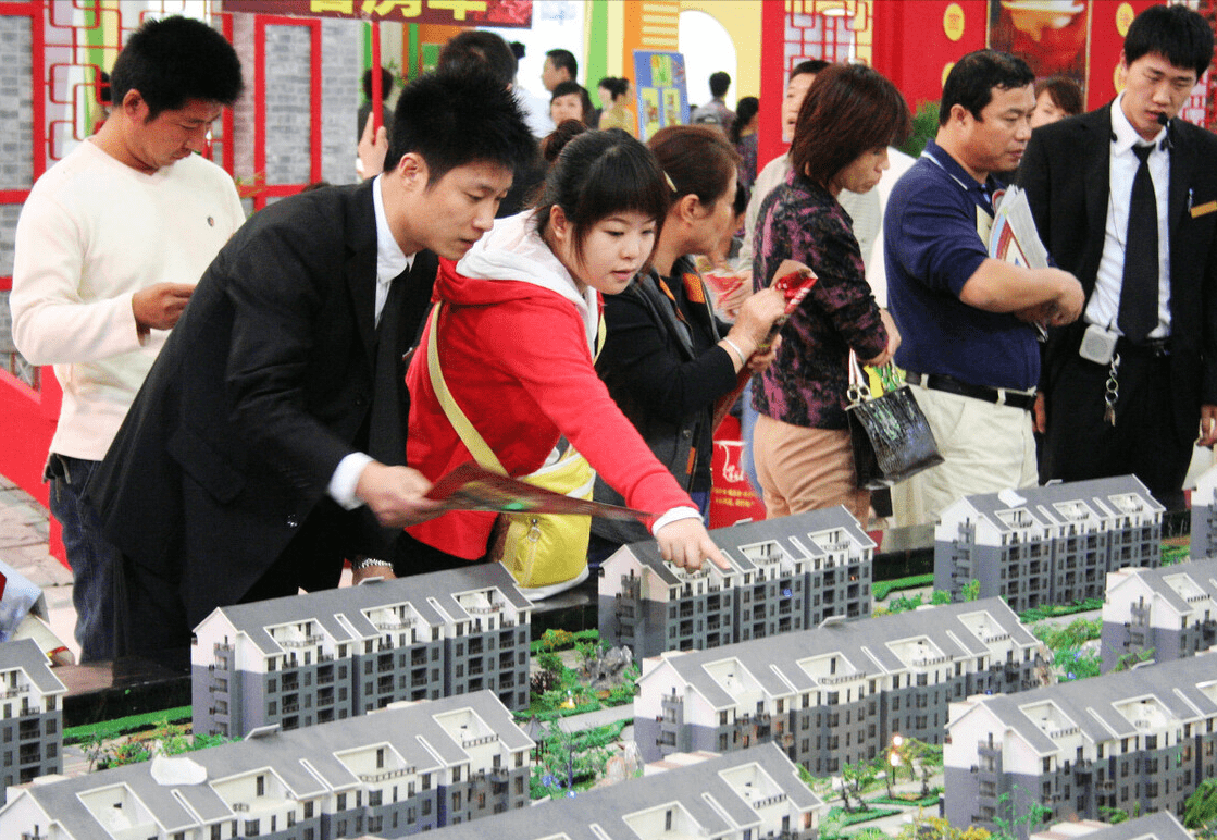 超万户抢718套房!深圳新房再现“万人摇”_凤凰网