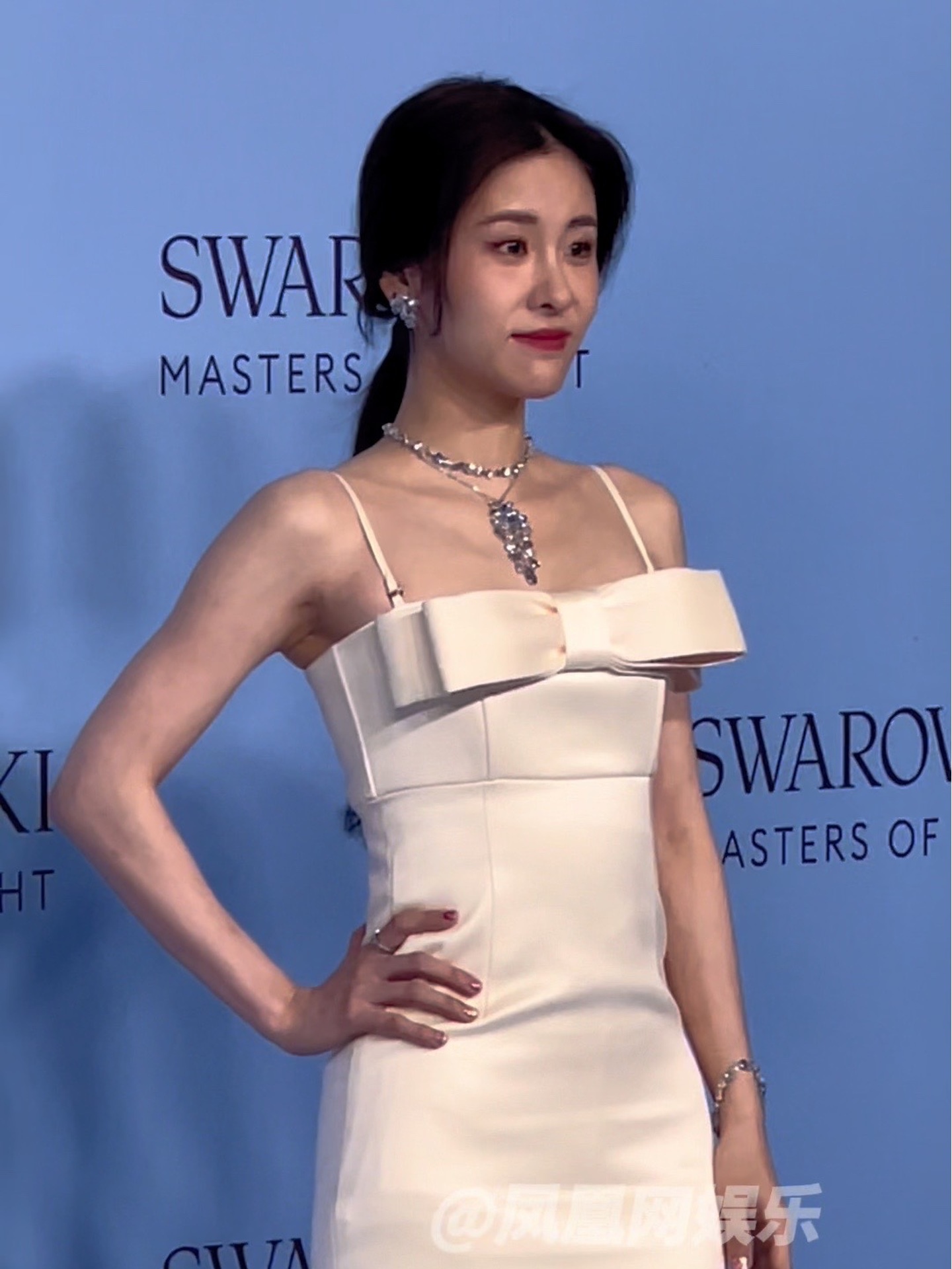 34岁张碧晨白色礼裙状态这身材没得说