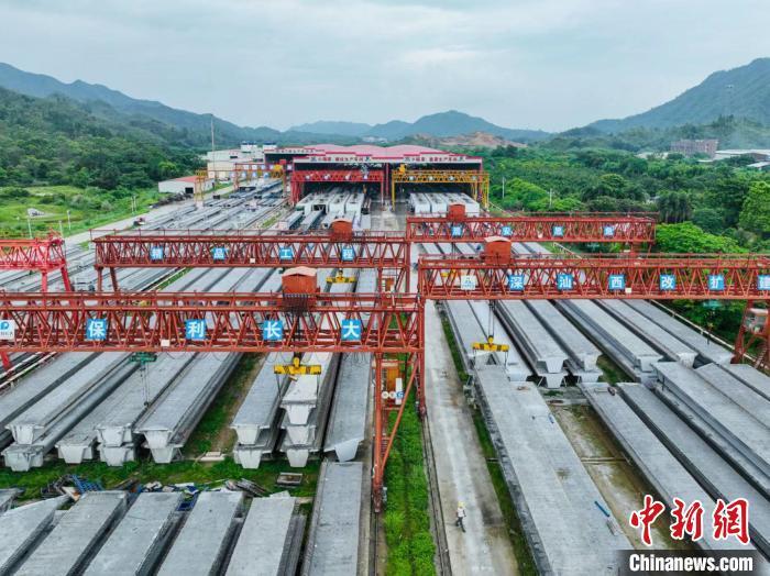 仅用20个月!深汕西高速改扩建首创智能造桥机完成特大桥施工凤凰网宁波_凤凰网