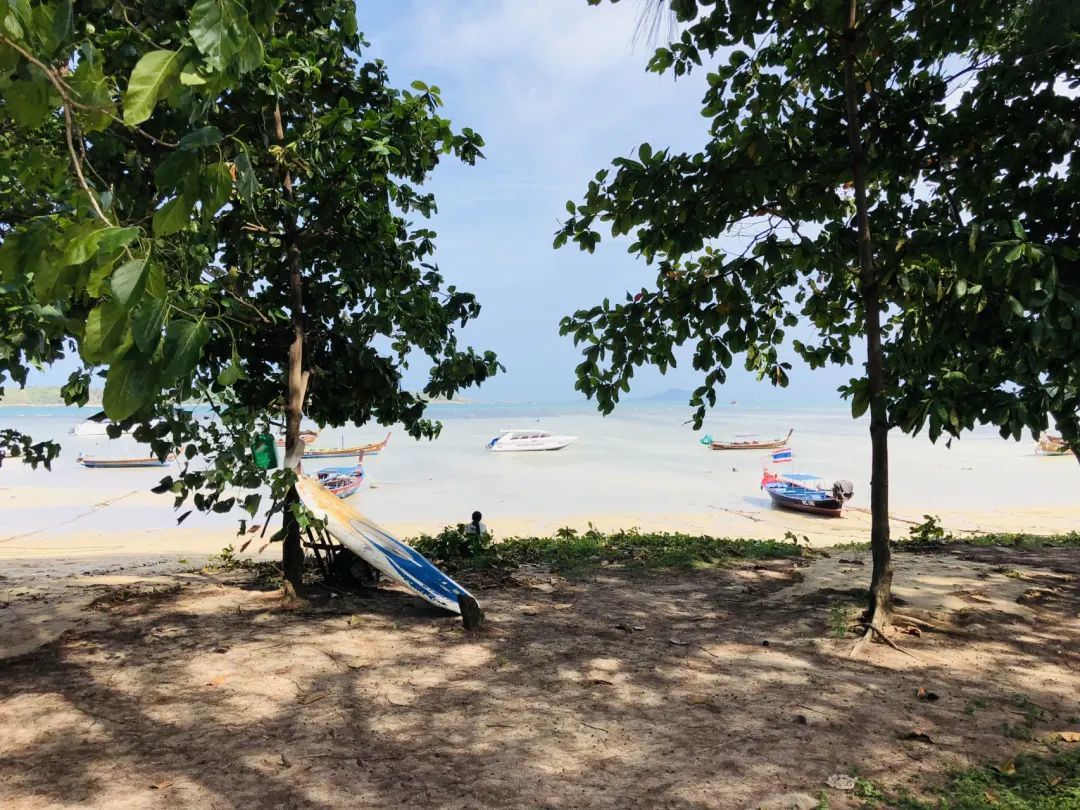 △普吉岛游客稀少的海边