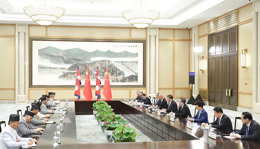 9月23日下午,国家主席习近平在杭州西湖国宾馆会见来华出席第19届亚洲运动会开幕式并进行正式访问的尼泊尔总理普拉昌达。新华社记者 庞兴雷 摄