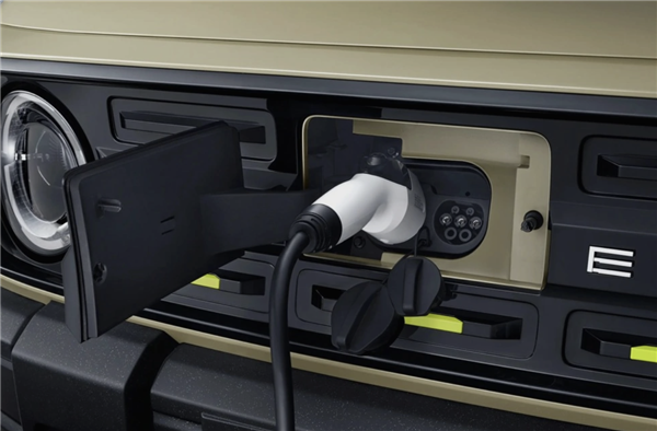 宏光MINI EV不香了:吉利纯电小越野“熊猫骑士”上市 限时优惠4.99万起