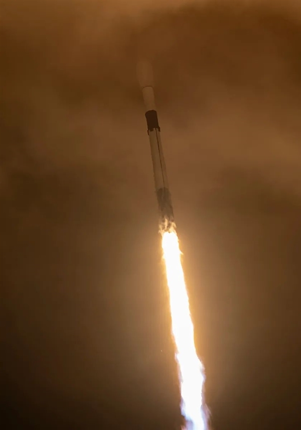 SpaceX创纪录17手猎鹰9号火箭两连发！星链卫星已发射5178颗