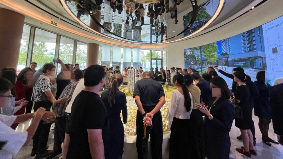 深圳楼市抢跑黄金周：房贷利率降至一线城市最低，“千人抢房”再现_凤凰网