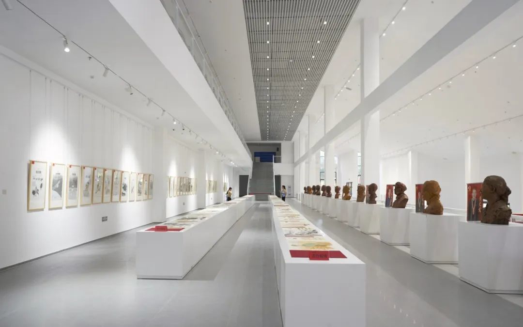 景德镇陶瓷大学举办暑期社会实践暨“红色走读” “美术思政”学生作品展