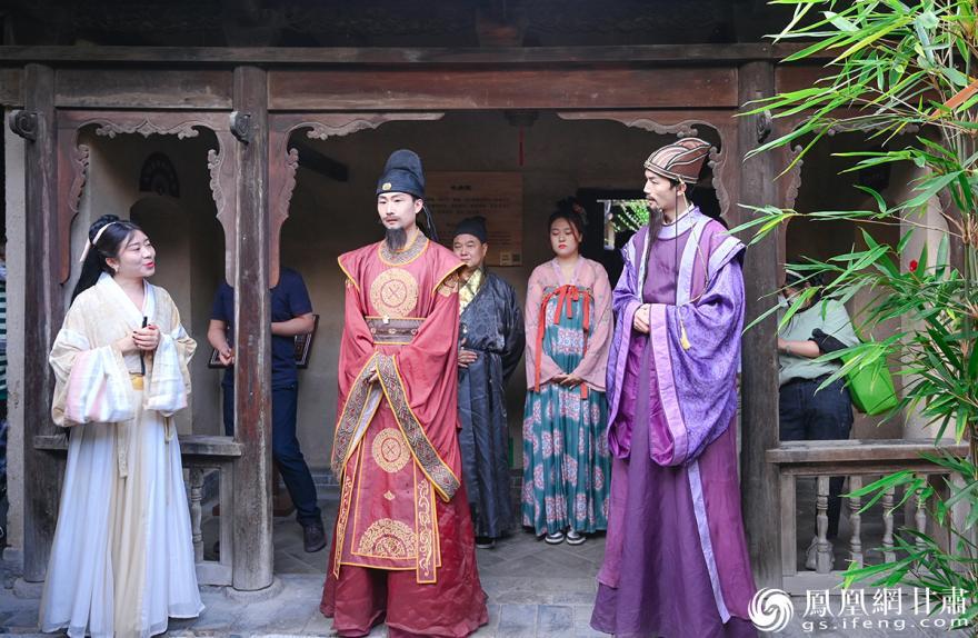 “房谋杜断”组合参观天水胡氏古民居