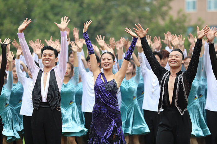 拉丁舞《国旗之下》