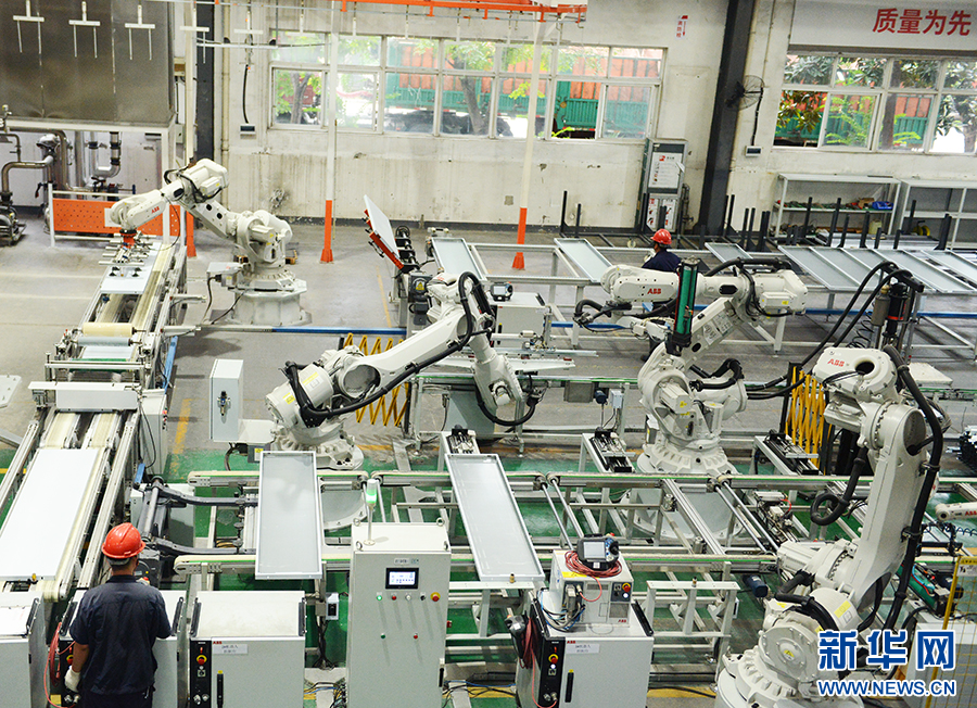 9月23日，河南省许昌市西继迅达电梯有限公司生产车间的生产场景。