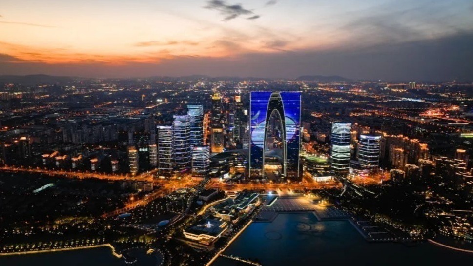 这座城市太大我们都曾在地铁里迷失方向找不到归途 (这座城市太大了英语)