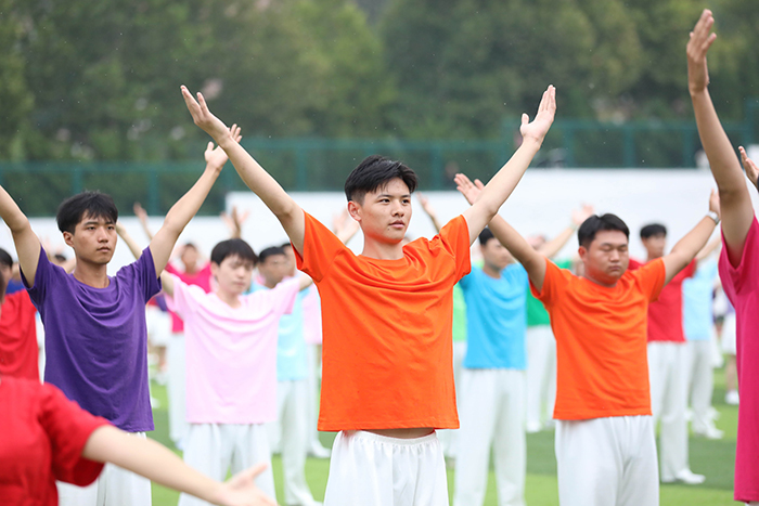 校园集体舞《奔跑的青春》