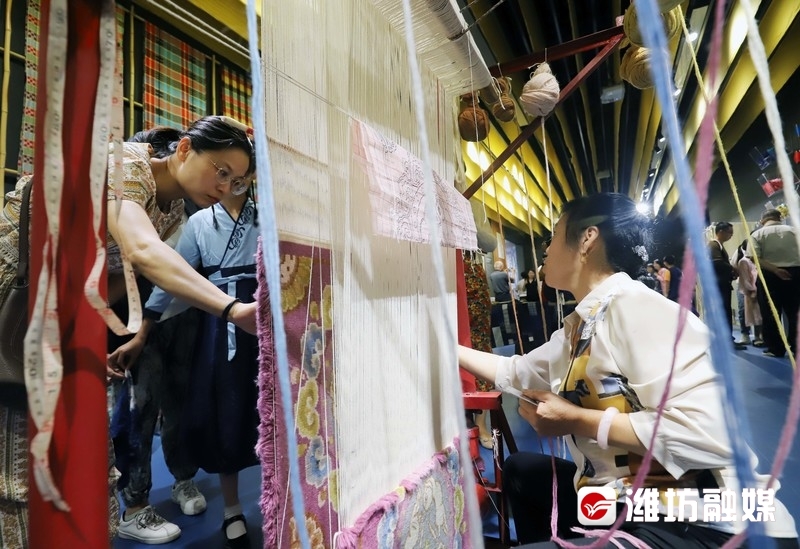 德州市武城县“8字扣”手工栽绒技艺