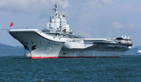 剑指深蓝 我国首艘航母辽宁舰正式入列11周年_凤凰网