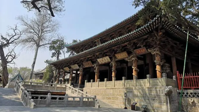 太原晋祠，中国现存最早的皇家祭祀园林，来此能感受宋时建筑的清新秀丽