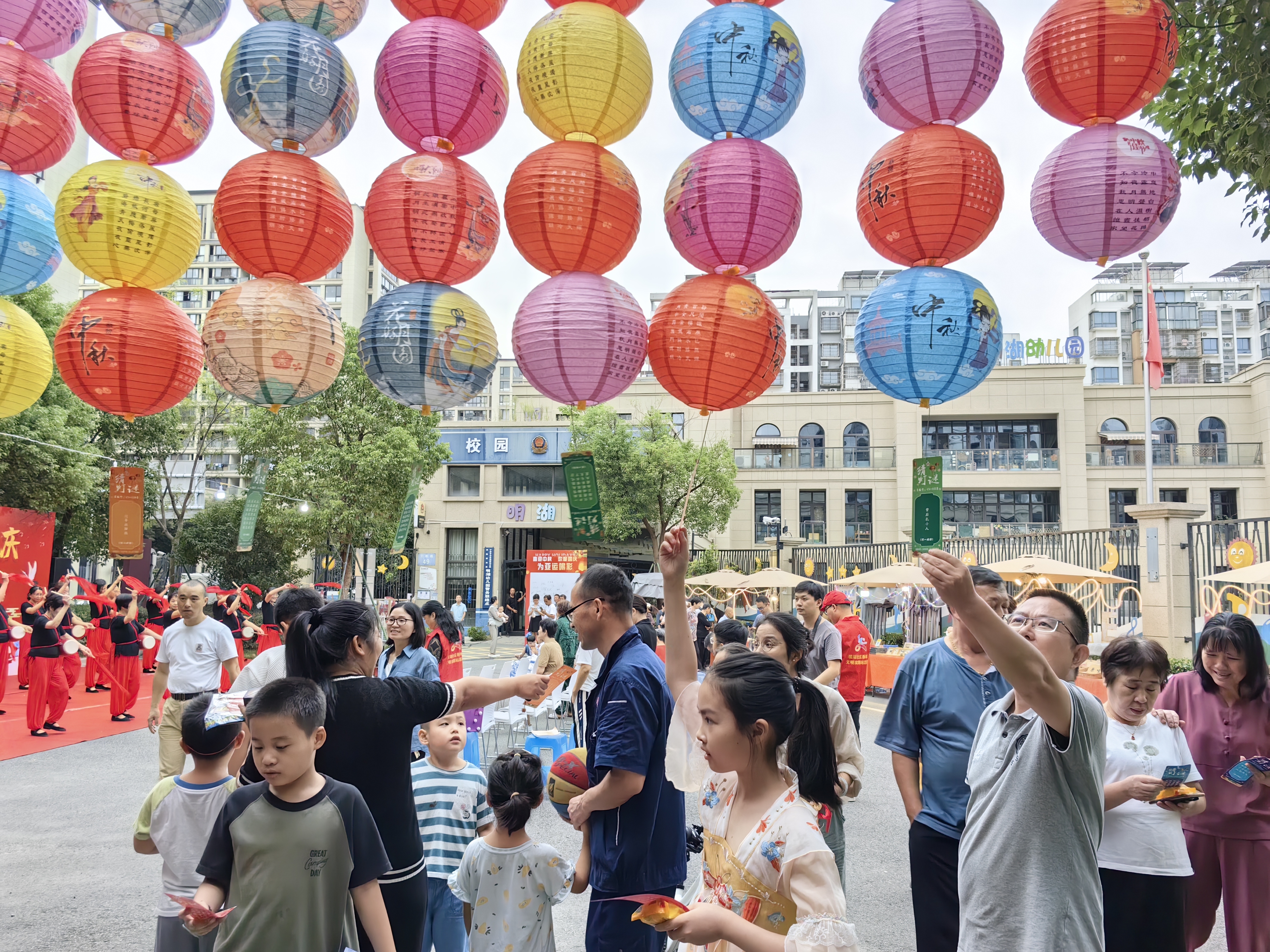 共建促共享！这个社区小舞台背后有大爱