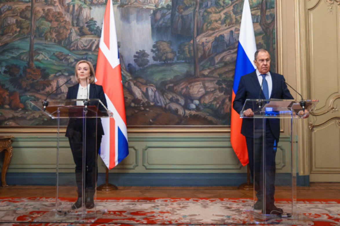 英国外交部发言人称，俄乌冲突在未来能否通过和平谈判的方式来解决完全取决于乌克兰的立场。