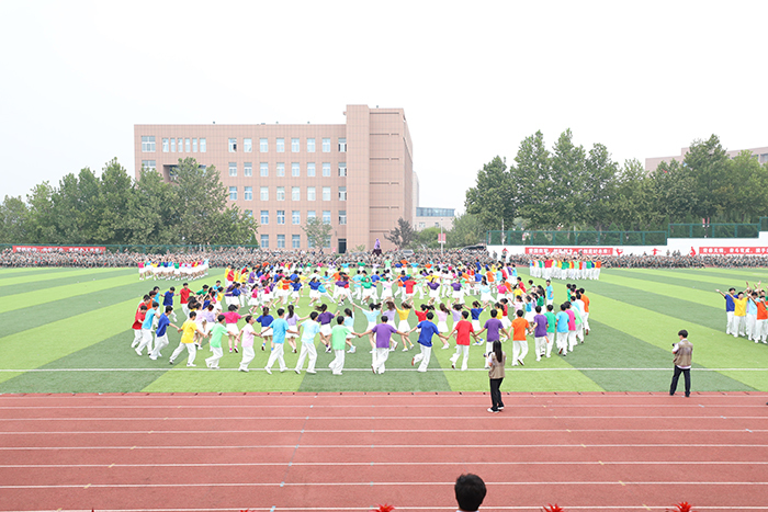 校园集体舞《奔跑的青春》