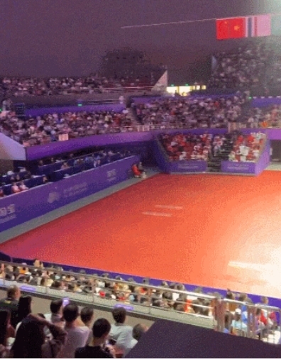 五连冠！中国队完胜日本队！现场连轮椅区都爆满了...