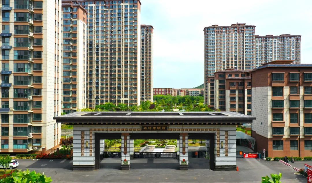 几年来,鑫琦地产在本辖区开发了300多万㎡的居民住宅