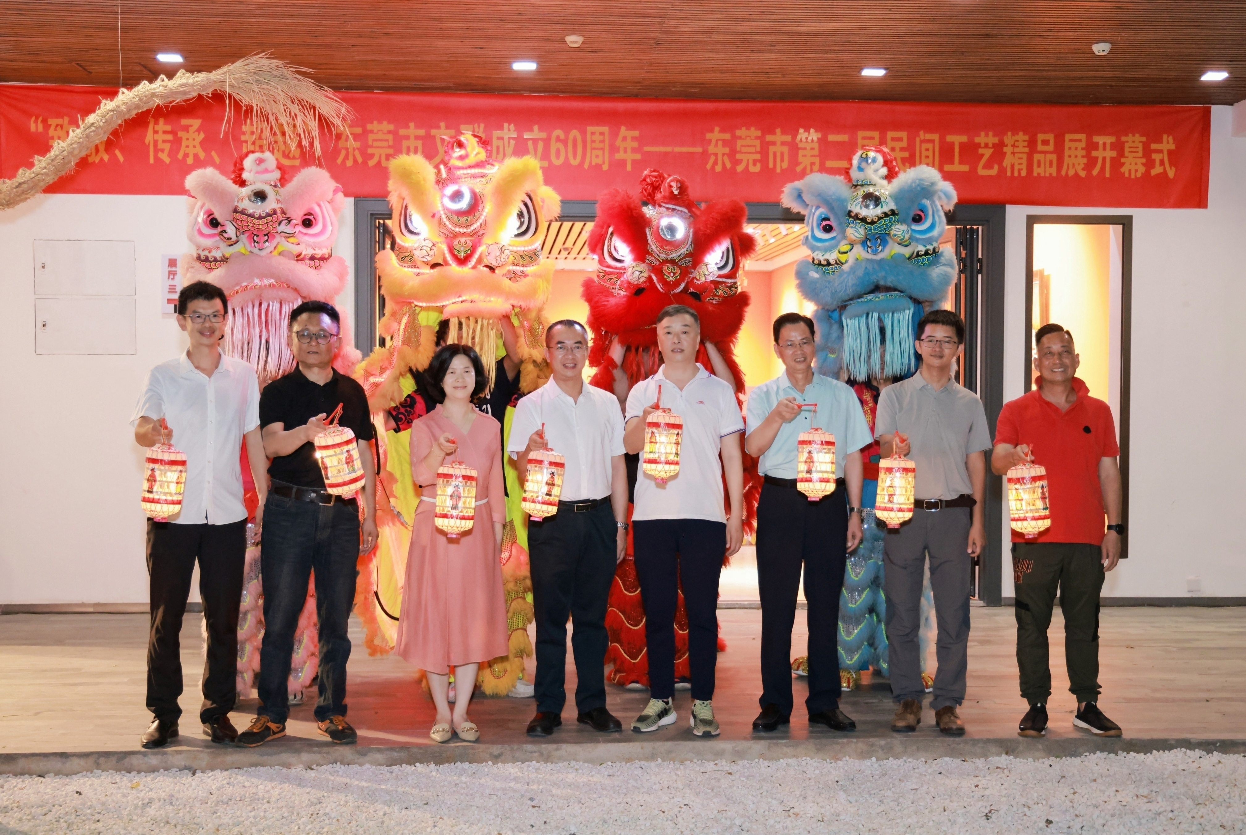 东莞市第二届民间工艺精品展开幕，近200件展品亮相