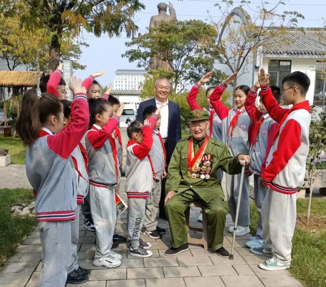 2022年出资200万元成立济宁市关爱退役军人基金会开展学习英雄,弘扬崇尚英雄的拥军拥属正能量