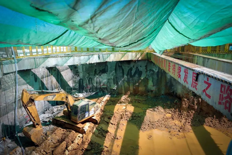 地铁4号线披上“绿战袍”，只为......