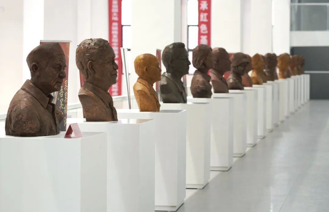 景德镇陶瓷大学举办暑期社会实践暨“红色走读” “美术思政”学生作品展