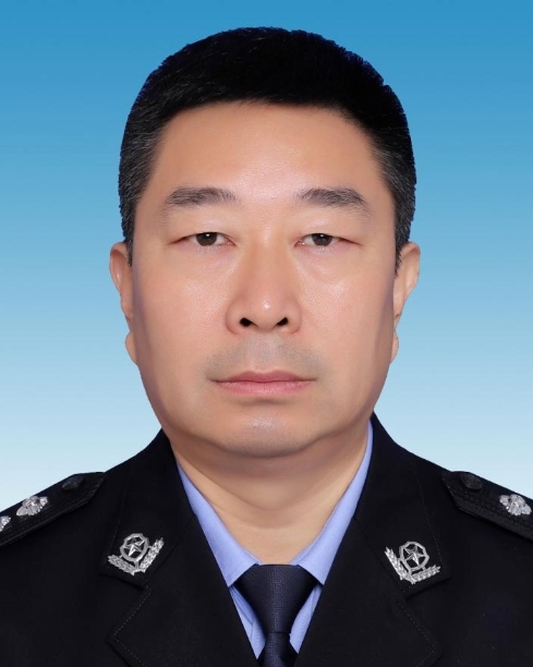 南康区人民政府副区长肖玮,男,汉族,1986年4月生,大学,中共党员.