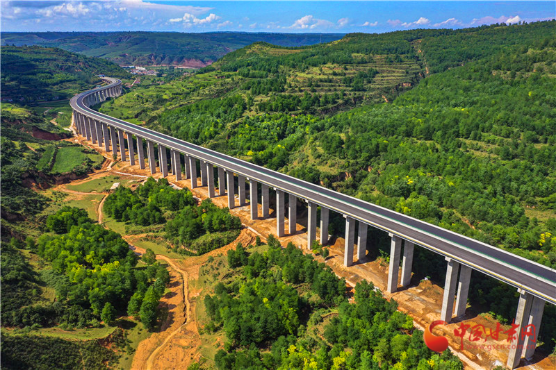 建成后的梁原特大桥