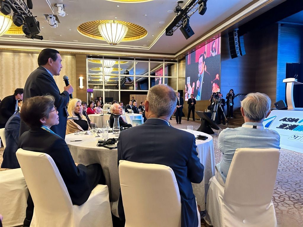 马英九建议新加坡举办两岸对话会，李显龙回应