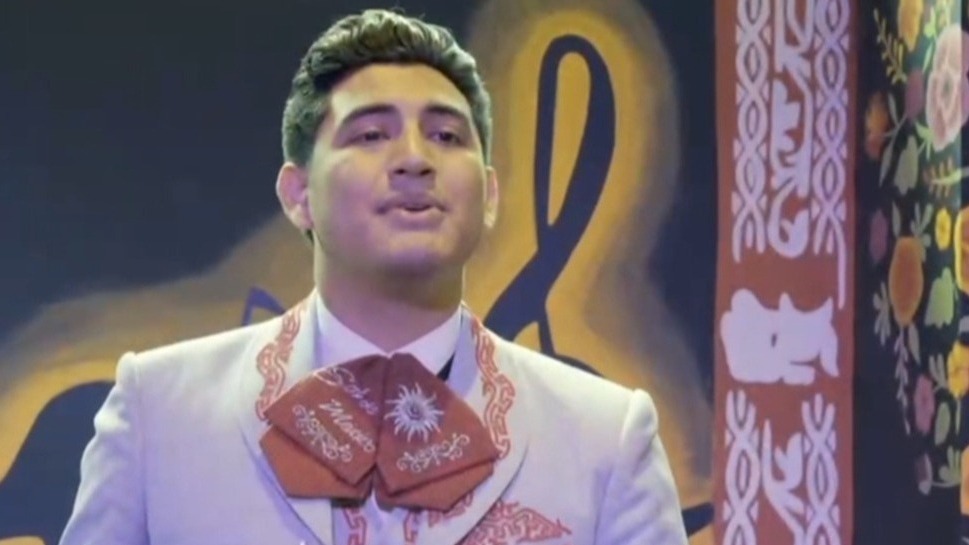 墨西哥流浪乐队吟唱《今天是你的生日，中国》，庆祝新中国74岁生日