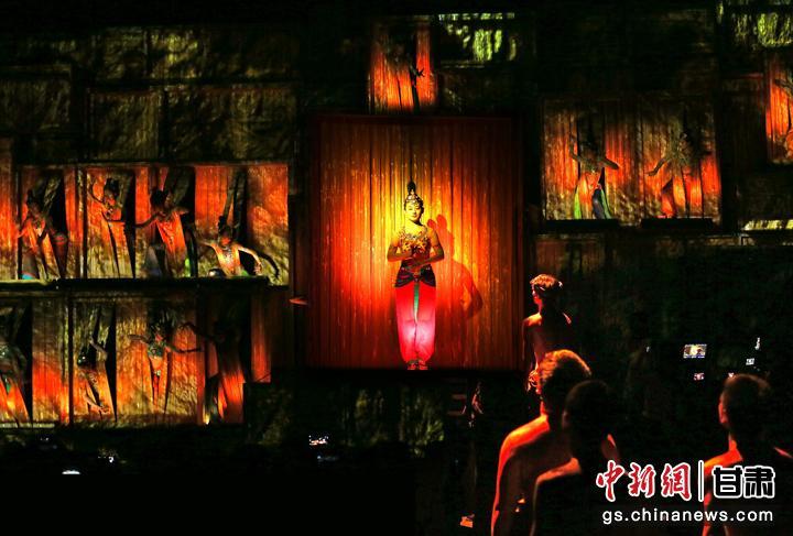 "又见敦煌"年度演出破千场　"中国突破"再添一笔