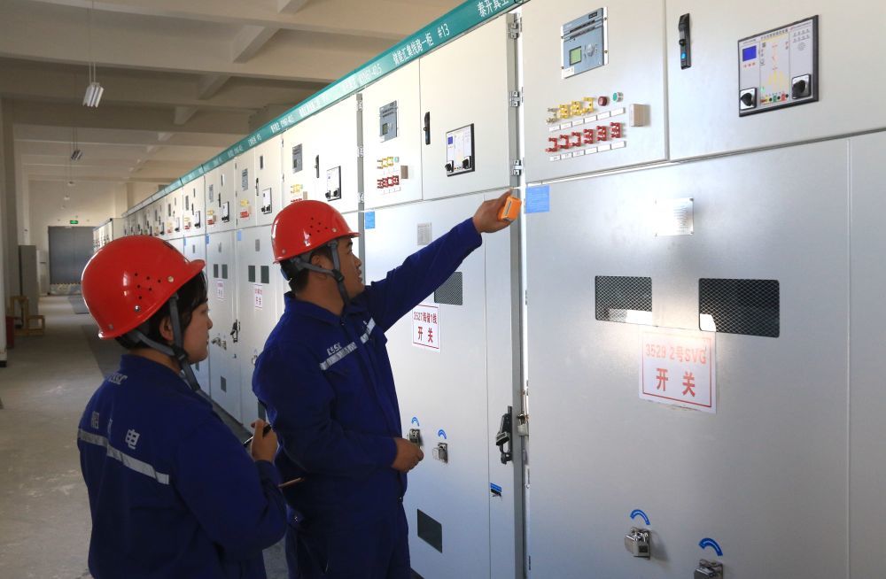 省敦煌市北湖风电基地海装红柳风电场35千伏高压室巡检设备运行情况