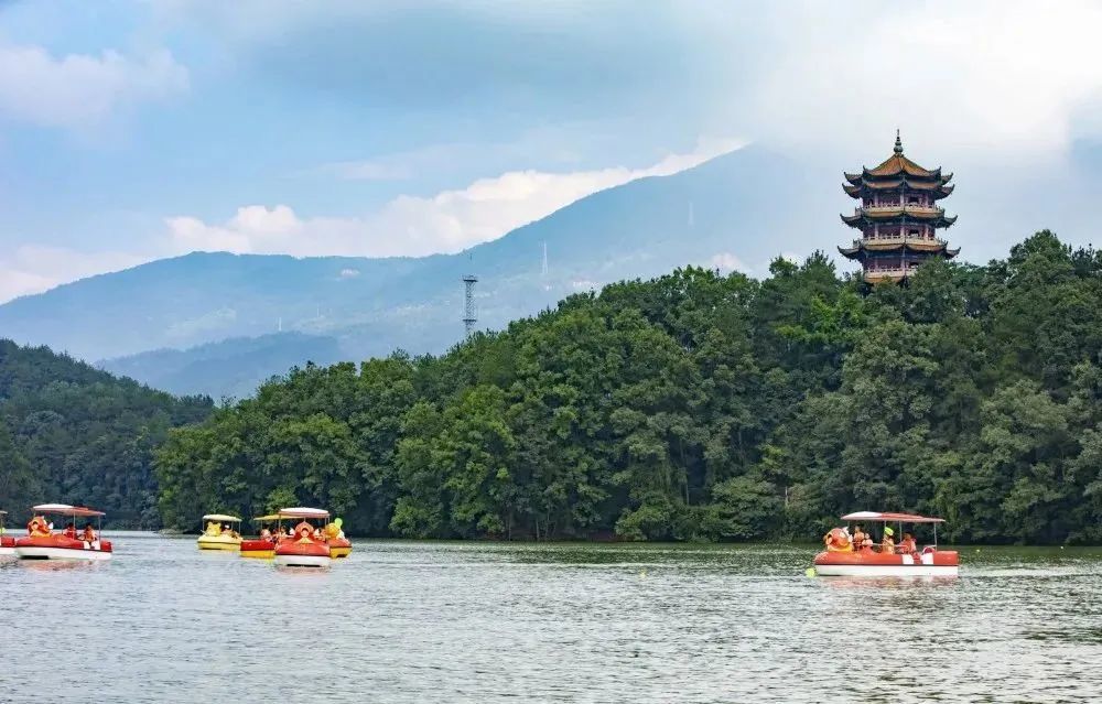 国庆节假日期间,着汉服游园者免票午子山景区7271陕西省内各高校