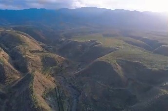 凉州区：一眼万年　雨后南山