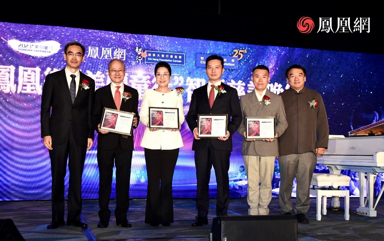 嘉宾从左至右依次为杨舒、马一威、侯春艳、吕靖、刘健、杜聪