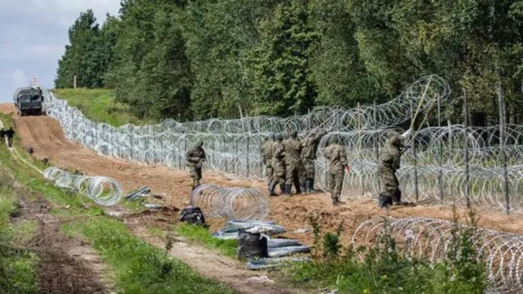 围堵俄罗斯飞地？波兰启用200公里的波俄边境墙