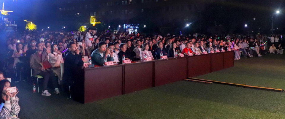 南昌影视传播职业学院举办首届教学成果展暨2023级迎新晚会