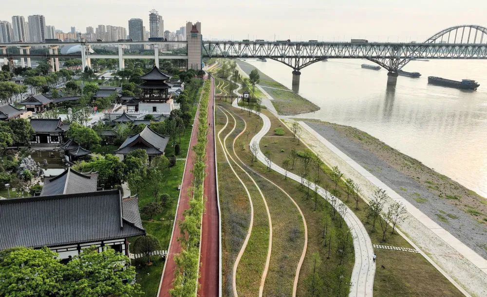 這是6月14日拍攝的長江國家文化公園九江城區段（無人機照片）。新華社記者 萬象 攝