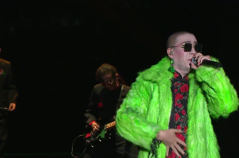 梁龙坦言自己曾被别人看起来很“不正经”，对父母很自私