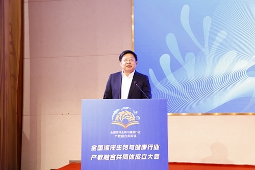 青岛职业技术学院党委书记王金生致辞