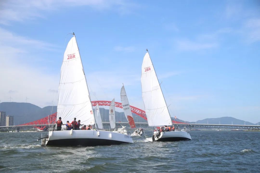 每组赛队参赛人员为4人;参赛要求海上德州扑克帆船赛青年系列赛事