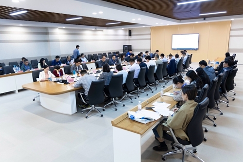 筹备工作组召开成立大会预备会议